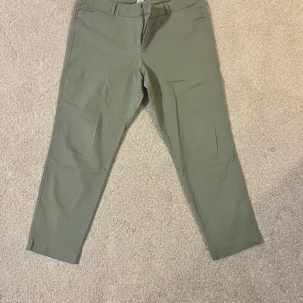 Old Navy Women's Chino Olive Pants